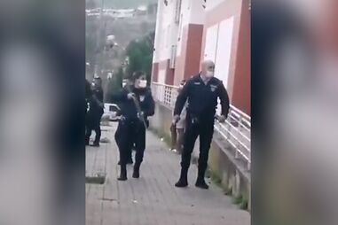 PSP atacada à pedrada no bairro do Casal da Mira na Amadora