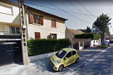 Português degolado e golpeado oito vezes em Paris