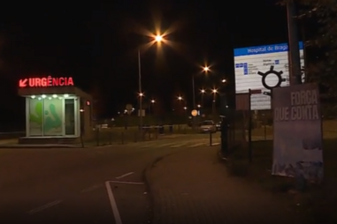 Bebé de um ano cai de janela de casa em Braga enquanto brincava com avô e fica ferido com gravidade