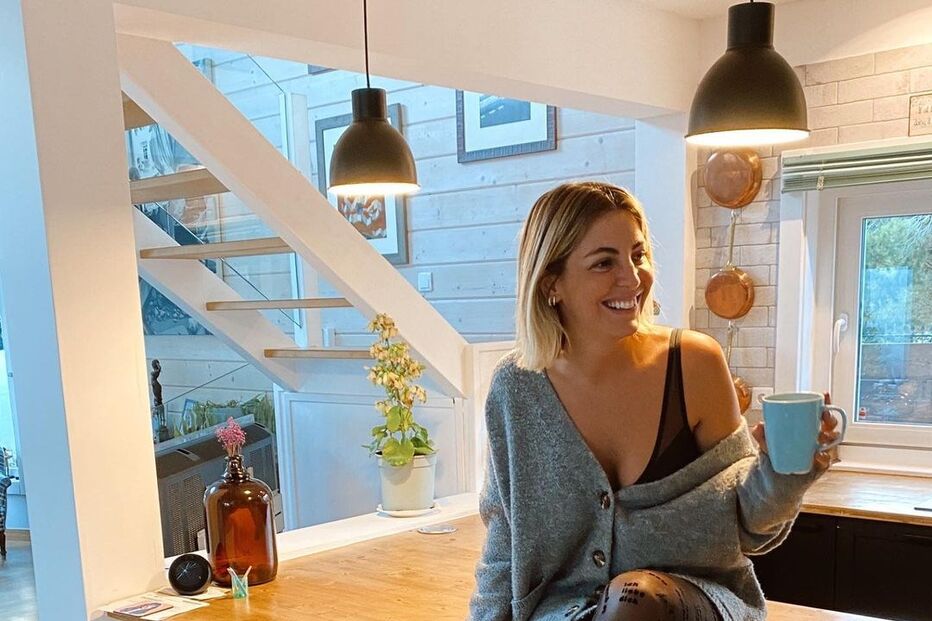 Jessica Athayde .jpg