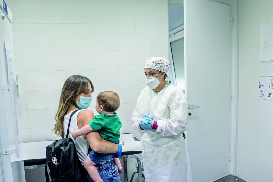 Resposta dos profissionais de saúde no combate à Covid-19 levou a uma redução expressiva nas consultas e atos de enfermagem 