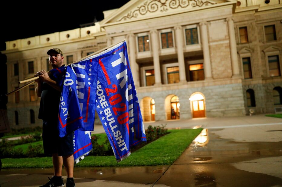 2020-11-05_08_28_14 2020-11-05T033956Z_731261804_RC2RWJ9950IX_RTRMADP_3_USA-ELECTION-REACTION.JPG