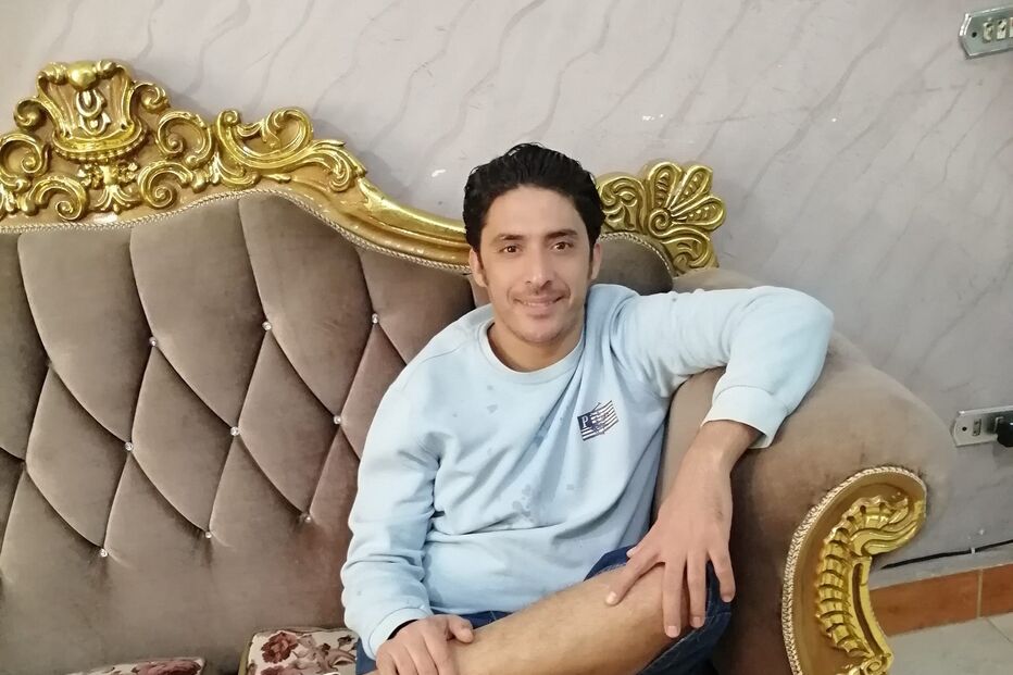 Avó de 80 anos casa com homem 45 anos mais novo e partilha experiência sexual