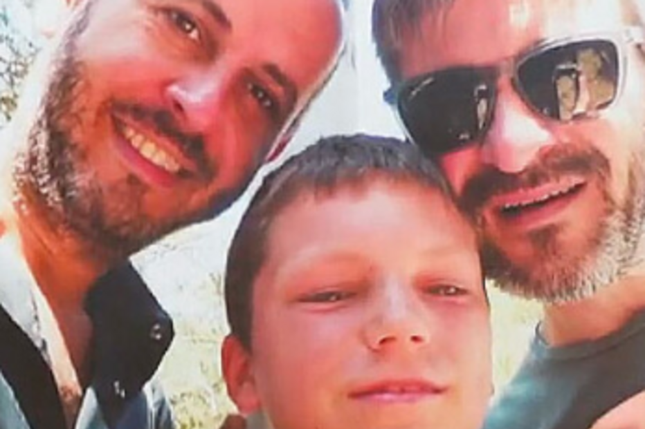 A história de Gabriel, o rapaz que se ri quando lhe dizem que tem 