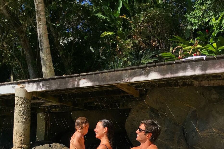 Isis Valverde e a família .jpg