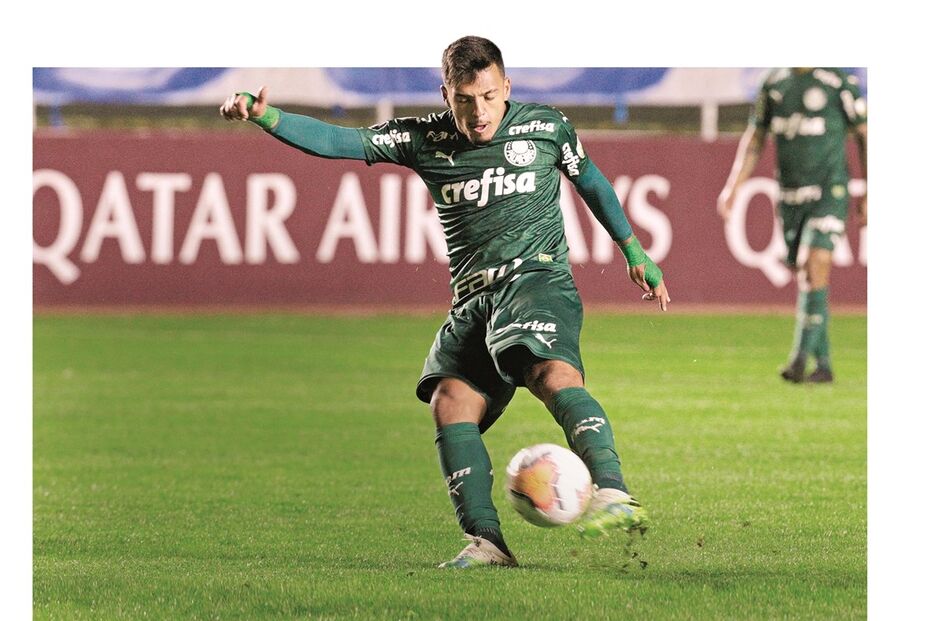 Imagem COR - JORNAL 15 122-P33-Correio da Manha.jpg (7853880) (Milenium)