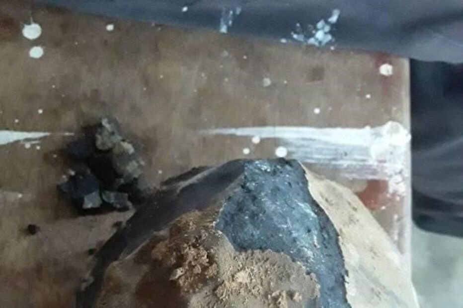 Meteorito que caiu em casa de Josua Hutagalung