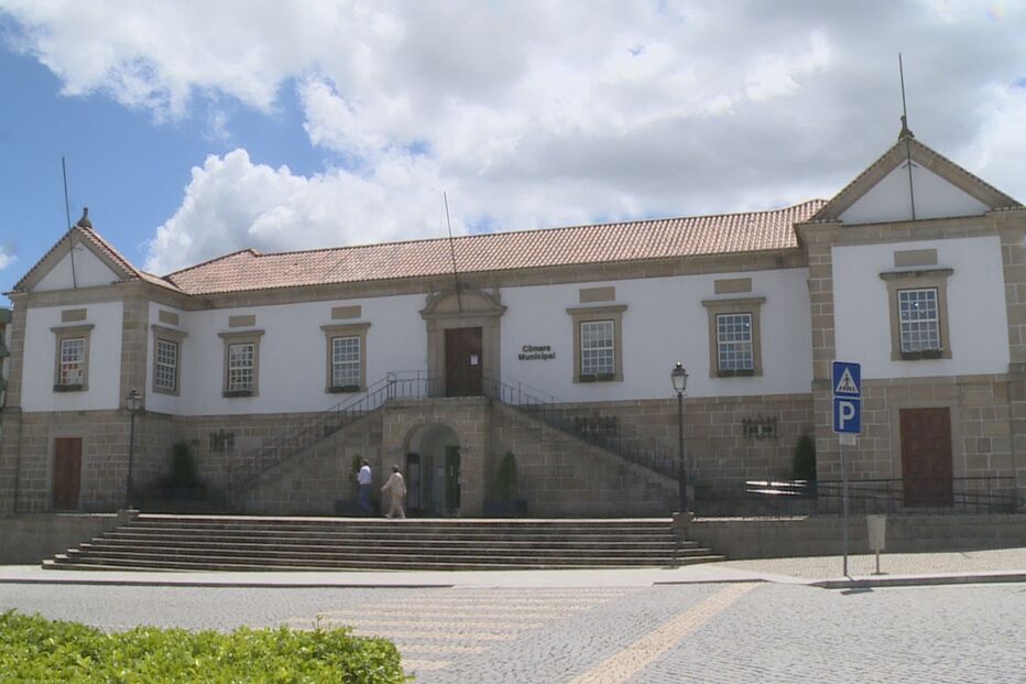 Ex-presidente da Câmara de Castelo Branco alega desconhecer lei em negócios de família