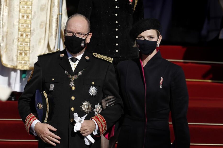 Príncipes do Mónaco com os gémeos Jacques e Gabriella