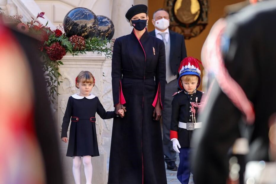 Príncipes do Mónaco com os gémeos Jacques e Gabriella