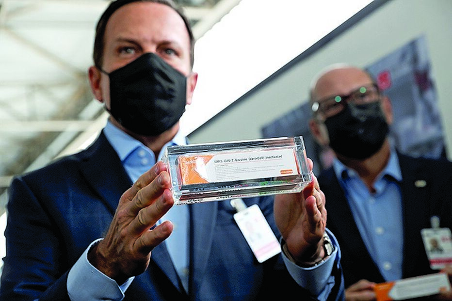 Imagem caixa vermelha NOVA 37035607.jpg (7878612) (Milenium)