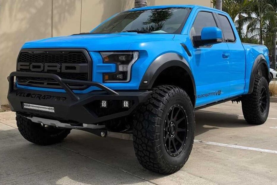 2020-11-25_15_51_38 the-rock-s-new-hennessey-velociraptor.jpg