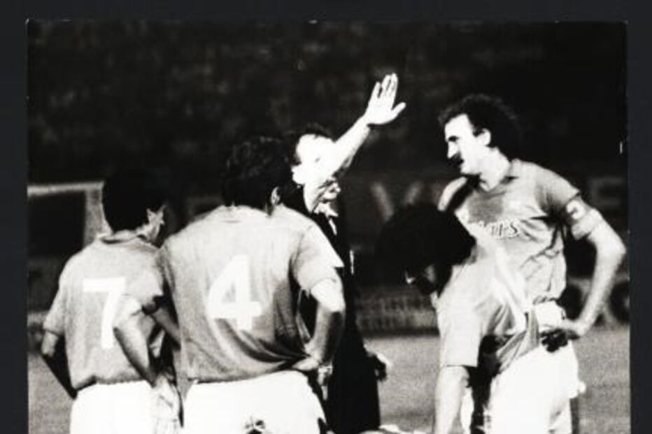 Maradona no jogo contra o Sporting