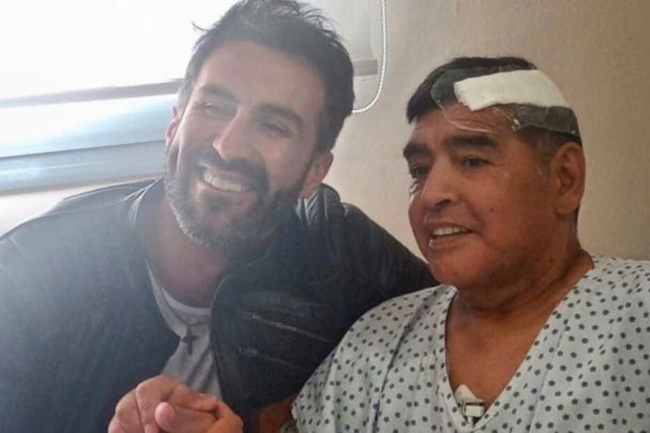 Maradona após ser operado à cabeça