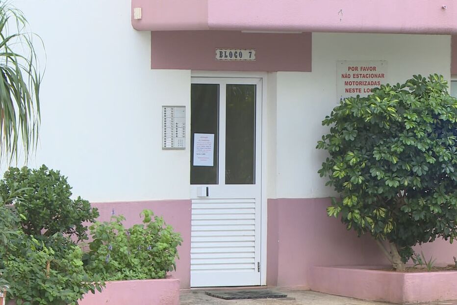 Mulher morta à facada dentro de apartamento em Portimão