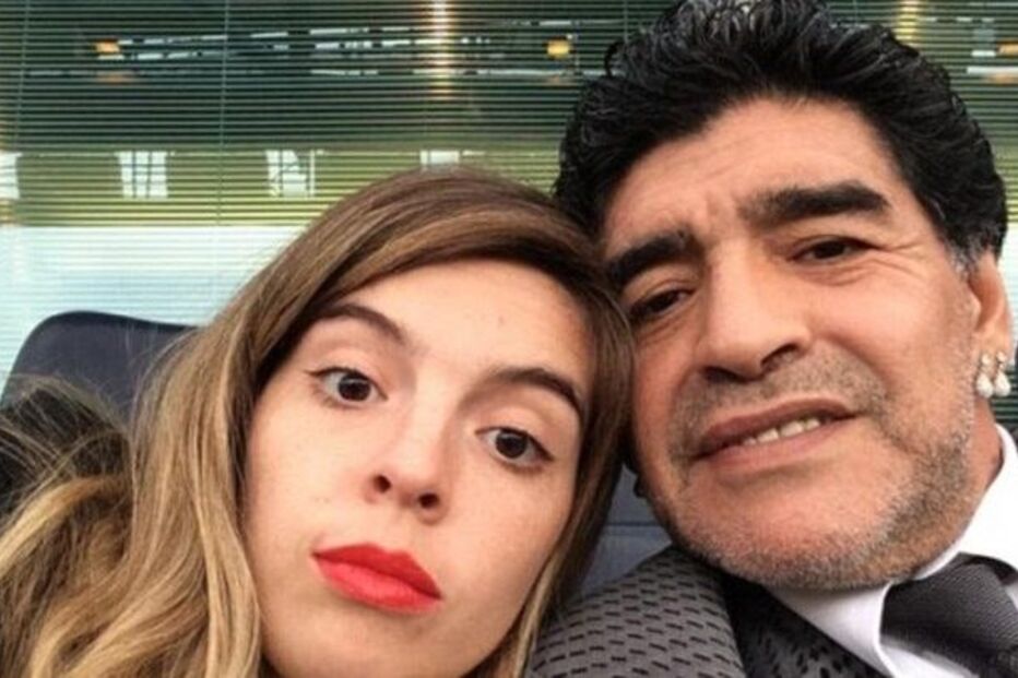 Maradona e a filha Dalma.jpg