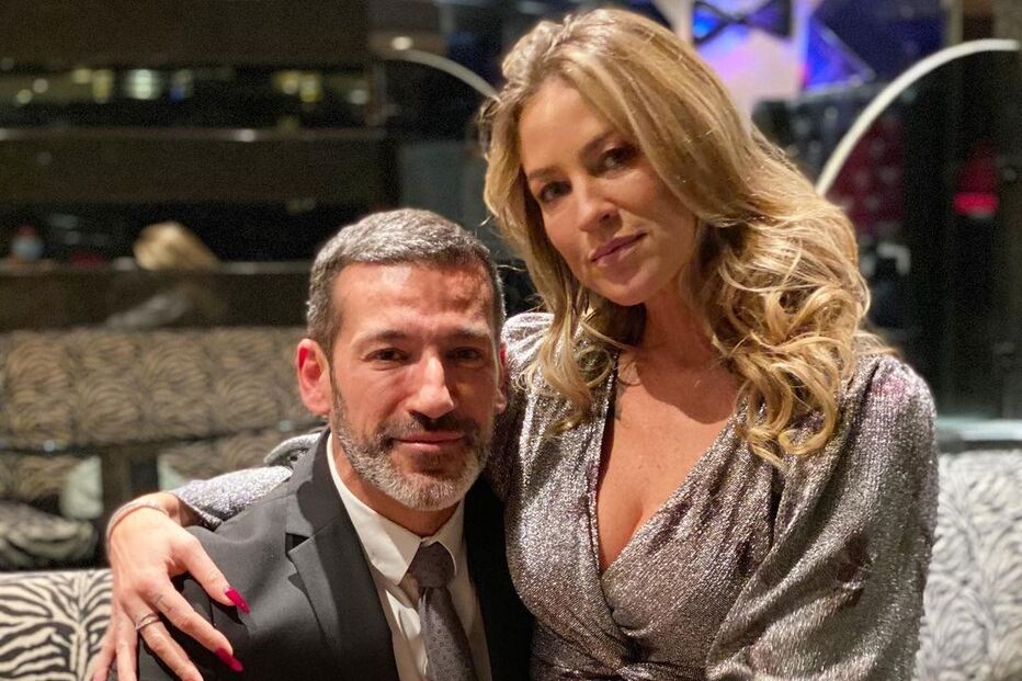 Luana Piovani com o ator Carlos Oliveira durante as gravações da série 'O Clube'