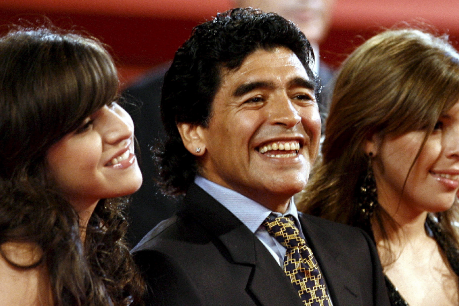 Maradona com as filhas