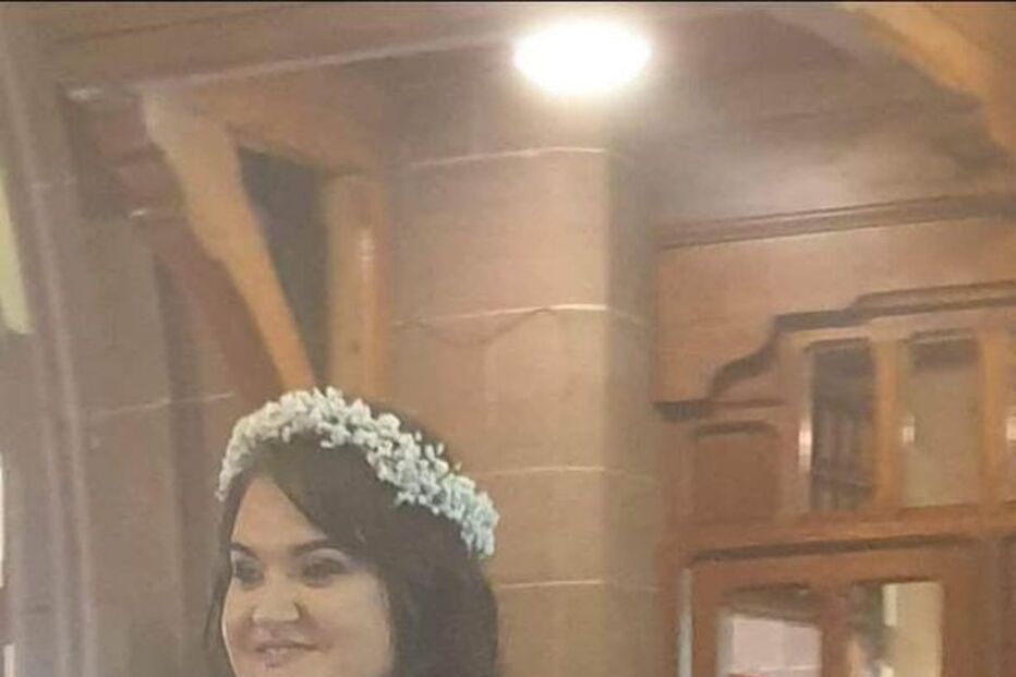 Toni enganou amigos para ter o casamento com que sonhava