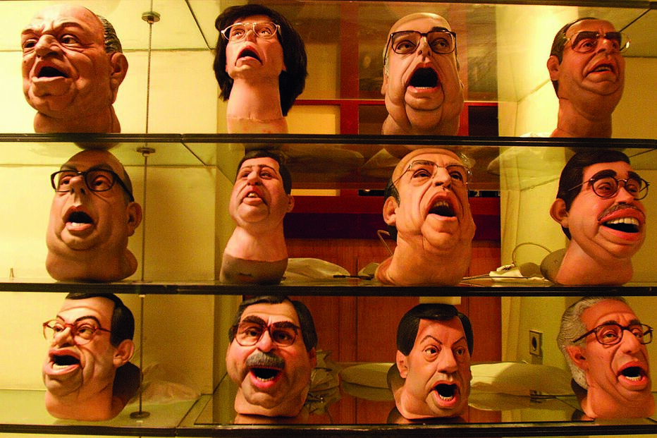 Bonecos do ‘Contra Informação’ estiveram em antena até 2015. Nos últimos anos estiveram guardados