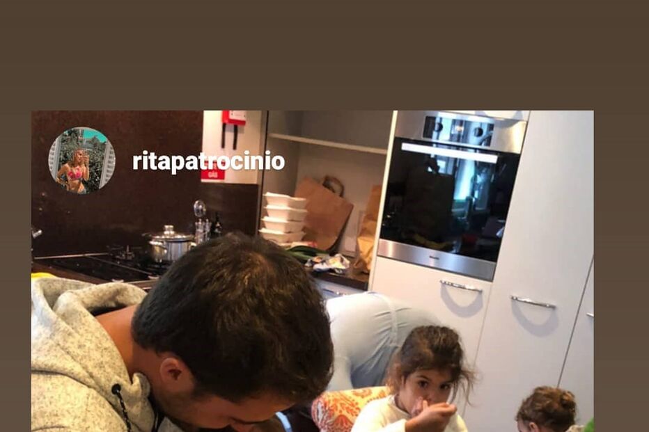 Tiago Teotónio Pereira com as sobrinhas da namorada