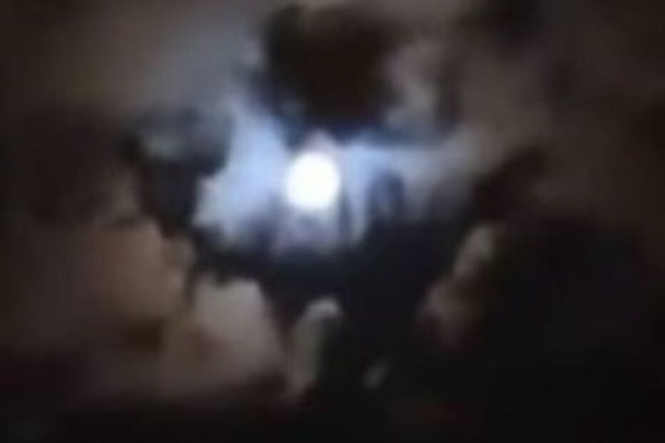 Fã acredita ter visto silhueta de Maradona nos céus da Argentina e partilha imagem do momento