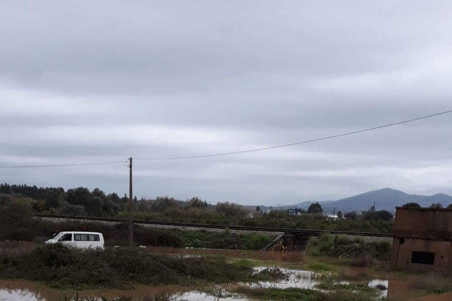 Chuva e mau tempo provocam inundações na Fuzeta em Olhão