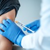 Maiores de 75 devem ter prioridade na vacinação contra a Covid-19 mesmo sem doenças, diz o Murpi