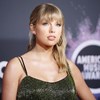 Taylor Swift é vítima de pirataria e foto íntima cai na net