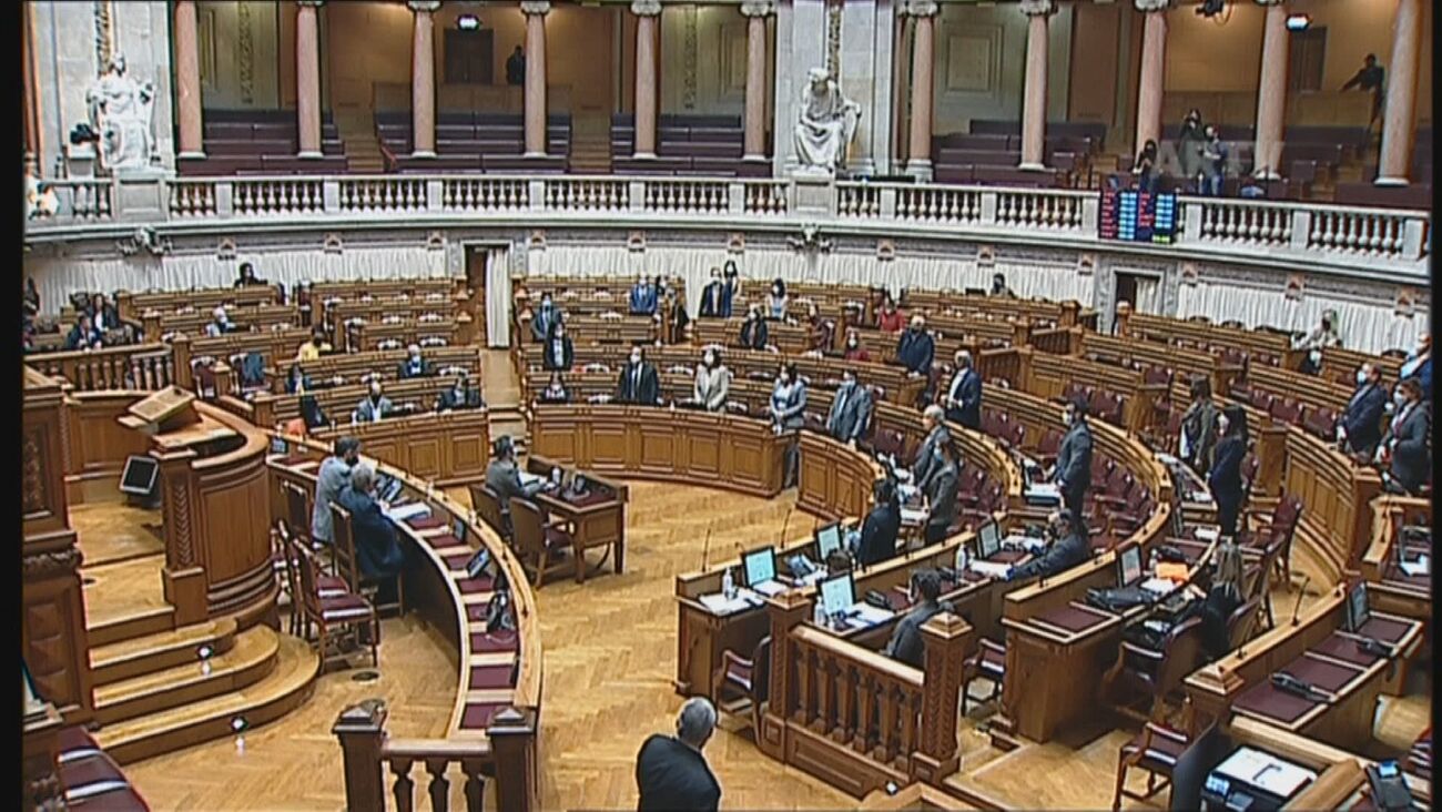 Parlamento aprova renovação do Estado de Emergência até 7 de janeiro