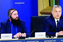 O eurodeputado com o PM húngaro Viktor Orbán, seu aliado há 30 anos