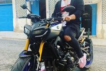 João 'Shima' Almeida numa mota Yamaha avaliada em quase 10 mil euros