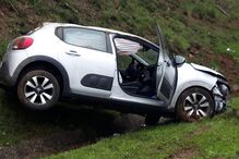 Jovem de 26 anos ferida em despiste de carro em Espinho