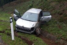 Jovem de 26 anos ferida em despiste de carro em Espinho
