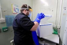 Hospital de Londres recebe as primeiras doses da vacina contra a Covid-19