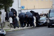 Família chega à Basílica da Estrela