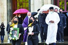 Emoção na saída do corpo da Basílica