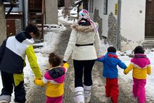 Georgina Rodríguez e os pequenos: Cristiano Júnior, os gémeos, Eva e Mateo, e Alana Martina