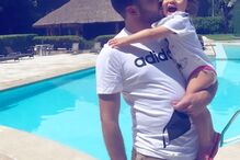 Alexandre Bertolucci e a filha do casal, Valentina