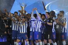 As imagens do FC Porto nos festejos da conquista da Supertaça	