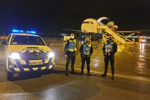 PSP auxilia e escolta distribuição da vacina da Covid-19 aos hospitais