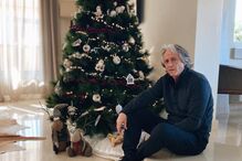 Jorge Jesus não resistiu a tirar uma foto ao lado da árvore de Natal 
