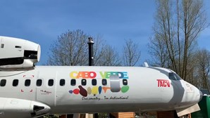 Parque de campismo holandês transforma avião cabo-verdiano em alojamento