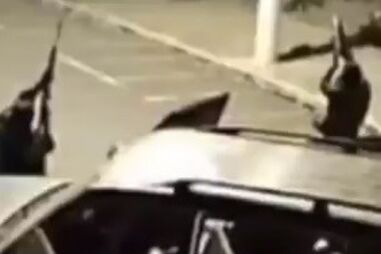 Grupo de 30 encapuzados monta cena de filme para assaltar banco no Brasil