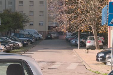 Dois feridos a tiro durante rixa entre grupos no bairro do Casal dos Machados em Lisboa