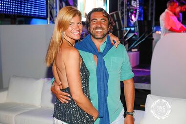 O empresário Nuno Santana, dono da NIU e do Grupo Praia, com a mulher, a ex-relações públicas Marta Wahnon