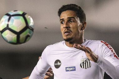 Lucas Veríssimo, de 25 anos, tem manifestado a vontade de deixar o Santos
