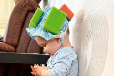 Mãe inventa touca protetora para bebés 