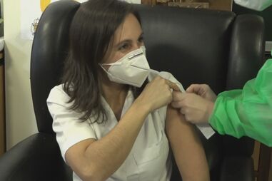 Já foi administrada a primeira vacina contra a Covid-19 nos Açores