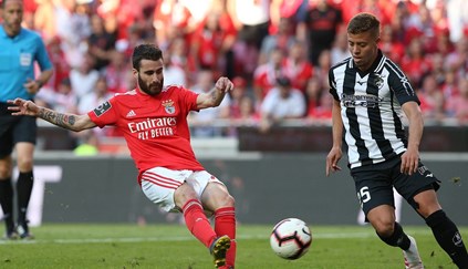 Benfica treme mas não cai e vence Portimonense por 2-1 no Estádio da Luz - Desporto - Correio da Manhã